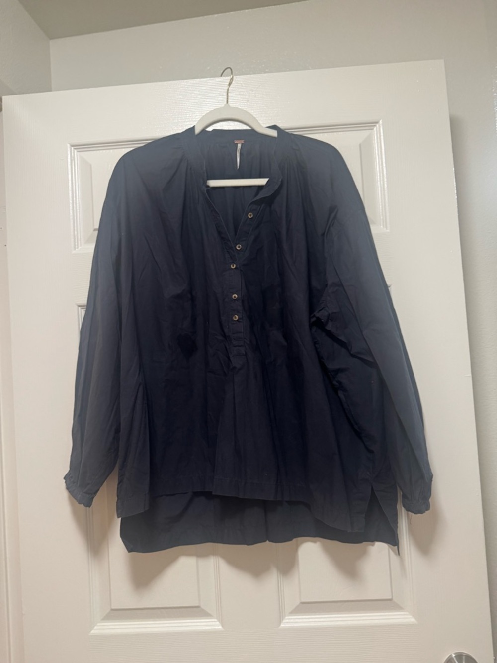 FREE PEOPLE Women’s Hi-low oversized lagenlook Tunic - Picture 2 of 13